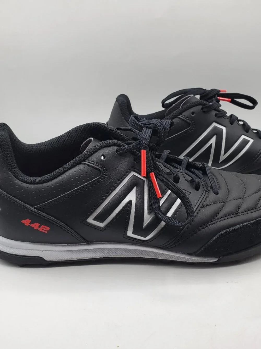 NWOT NEW BALANCE 442 V2 TEAM TF SOCCER SHOES